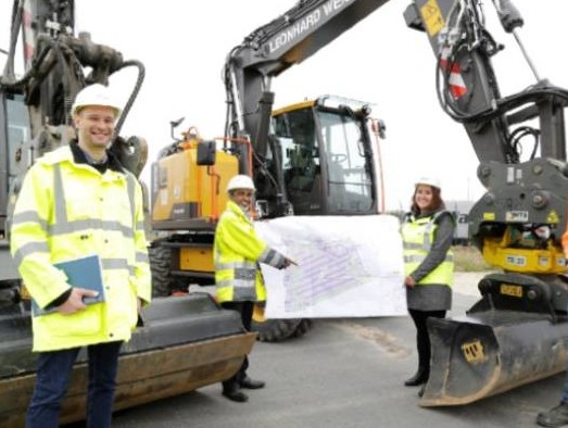 Fraport AG begins construction of new truck parking lot in CargoCity South Fraport AG begins construction of new truck parking lot in CargoCity South