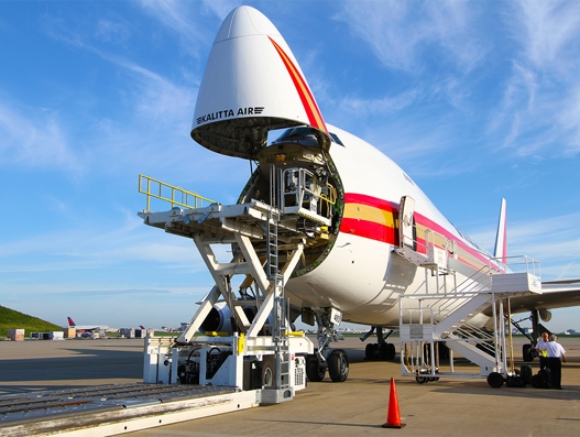 Kalitta Air takes delivery of leased 747-400F Factory Freighter from GECAS
