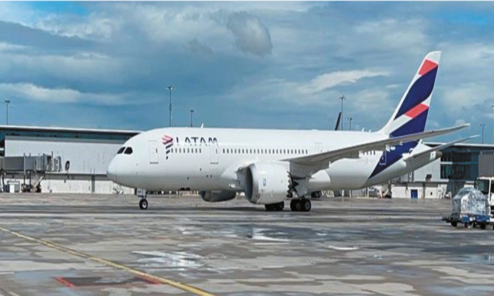 LATAM signs a new cargo contract with WFS in Spain