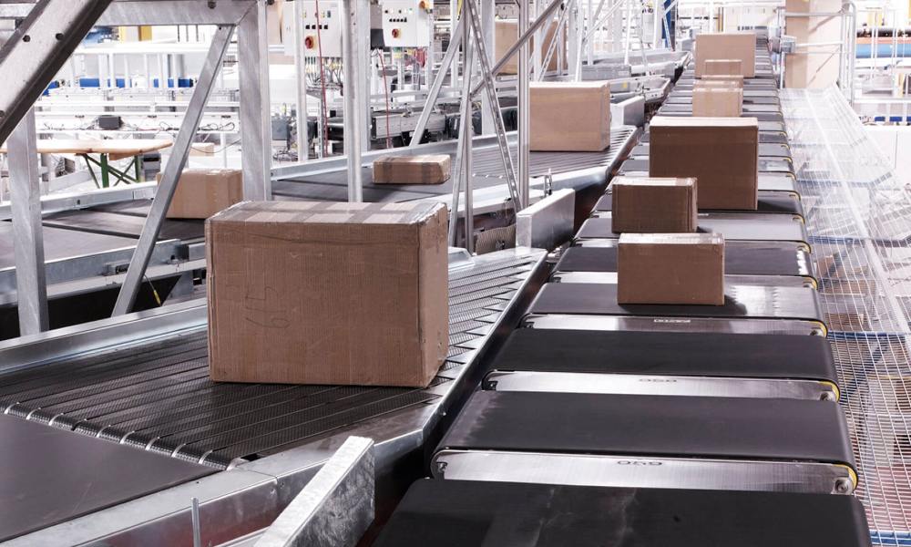 Deutsche Post selects Siemens Logistics for parcel sorting technology at its international postal center Deutsche Post selects Siemens Logistics for parcel sorting technology at its international postal center
