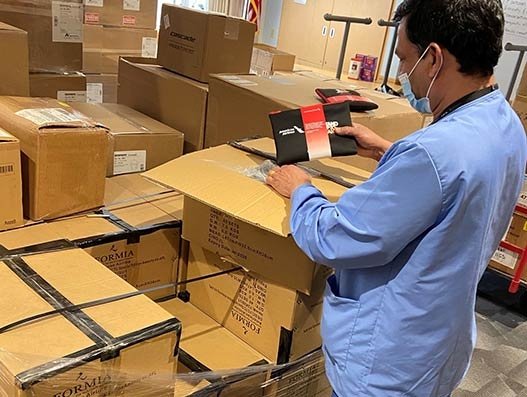 American Airlines sends supplies to NY, Massachusetts and Tennessee hospitals American Airlines sends supplies to NY, Massachusetts and Tennessee hospitals