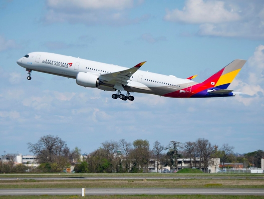Asiana Airlines receives first A350-900 Asiana Airlines receives first A350-900