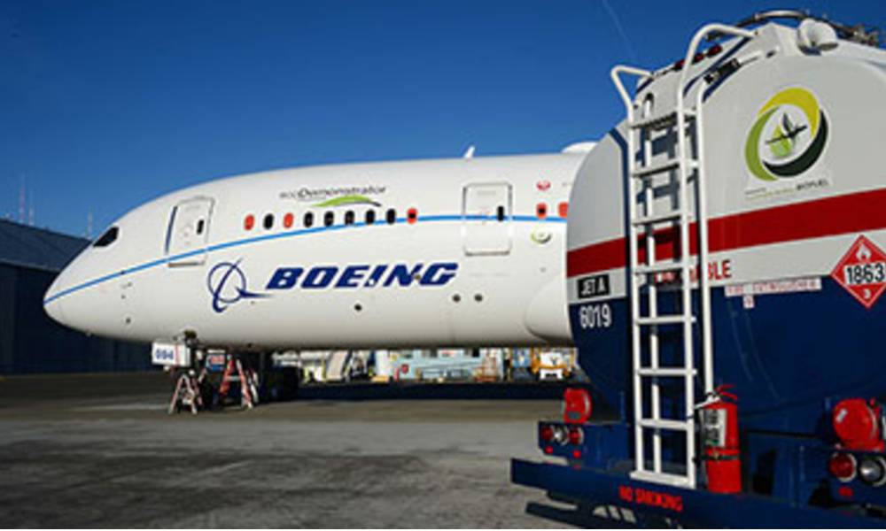 Boeing commits to deliver commercial airplanes ready to fly on 100% sustainable fuels