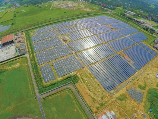 FROM MAGAZINE: Flying to a Greener future FROM MAGAZINE: Flying to a Greener future
