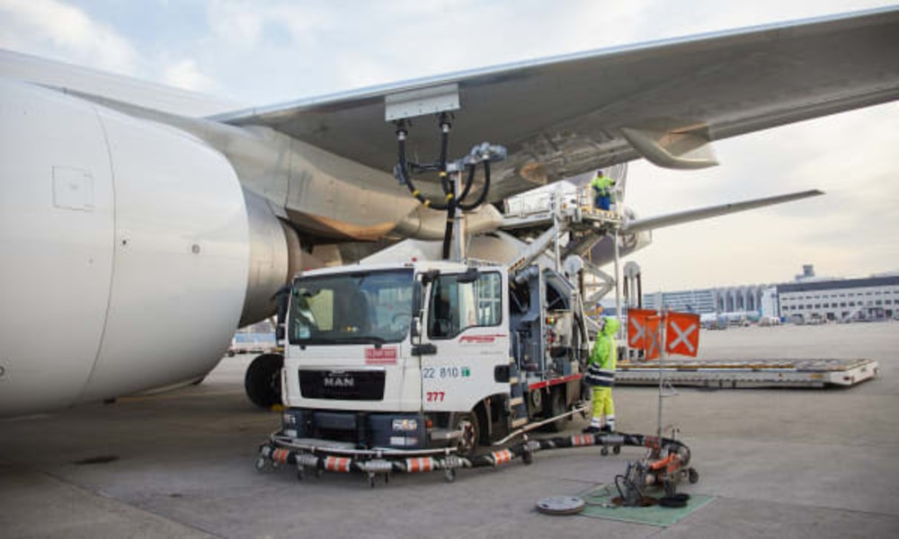 DB Schenker, Lufthansa Cargo’s first carbon neutral cargo flight takes off