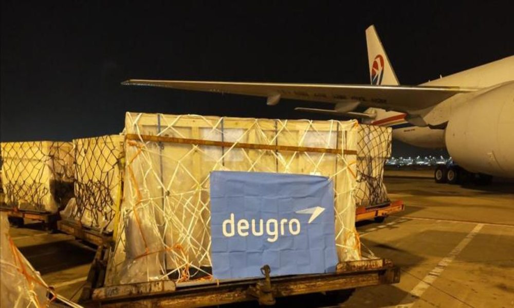 deugro airlifts 21 metric tonnes of petrochemical equipment from Shanghai to Singapore
