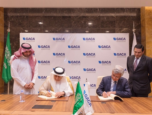 Saudi Arabian government sign contracts for developing various airports