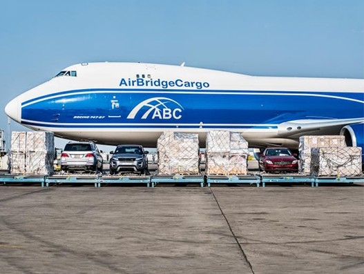 GECAS acquires 747-8 freighter and extends relationship with AirBridgeCargo