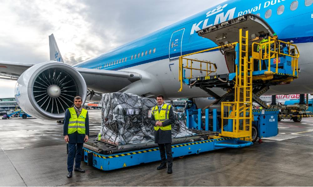 KLM, Dutch Ministry of Health, Welfare and Sport transport Covid-19 vaccines to Bonaire, Aruba KLM, Dutch Ministry of Health, Welfare and Sport transport Covid-19 vaccines to Bonaire, Aruba
