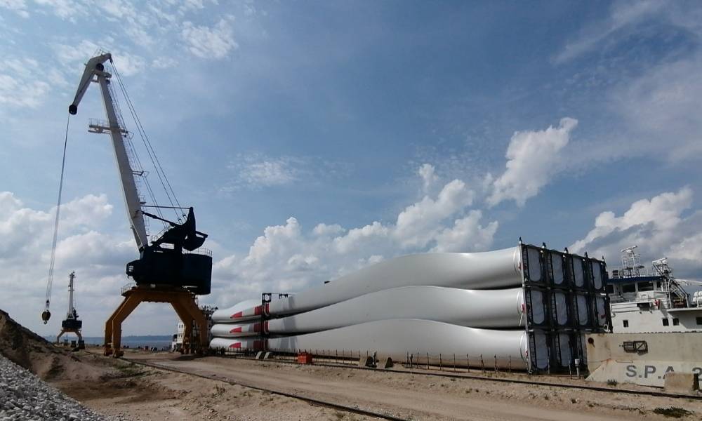 Kuehne+Nagel successfully completes river shipping transport for Vestas Kuehne+Nagel successfully completes river shipping transport for Vestas
