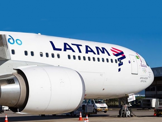 LATAM Airlines renews contract with Banco Santander-Chile