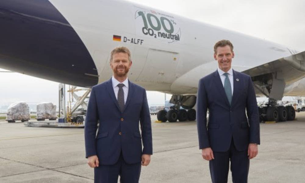 Lufthansa Cargo and DB Schenker start first CO2-neutral freight flights