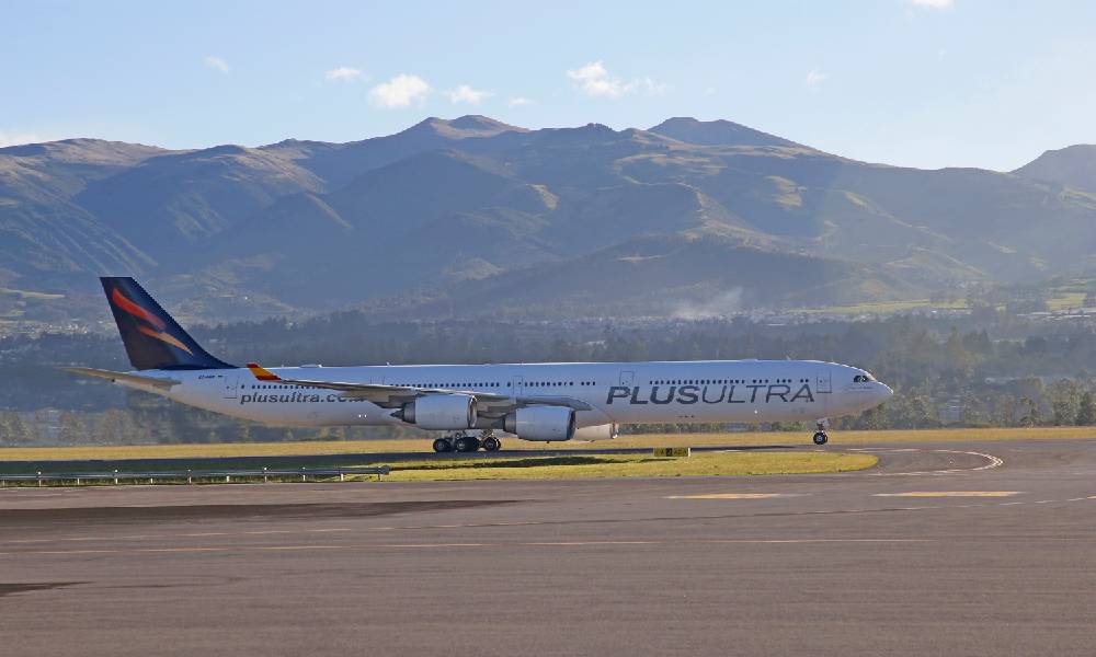 Plus Ultra LÃneas Aéreas extends partnership with Jettainer for five years Plus Ultra LÃneas Aéreas extends partnership with Jettainer for five years