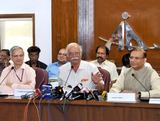 India registers 19% growth in domestic air passenger traffic between FY 2014 and 2016-17 India registers 19% growth in domestic air passenger traffic between FY 2014 and 2016-17