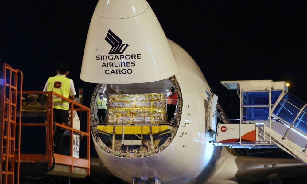 Singapore Airlines delivers first shipment of Covid-19 vaccines to Singapore Singapore Airlines delivers first shipment of Covid-19 vaccines to Singapore