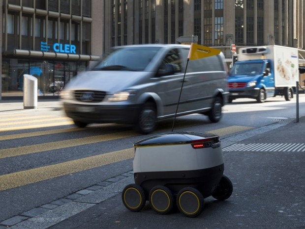 Swiss Post to tests its delivery robots at further locations in Switzerland