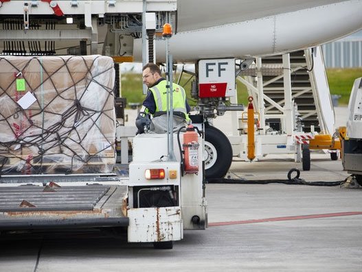 Swissport launches self-service kiosks for air freight Swissport launches self-service kiosks for air freight