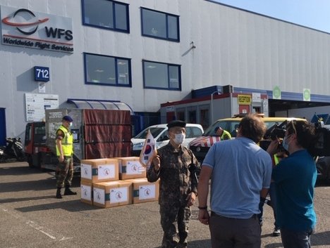 WFS helps South Korea deliver 20,000 masks to Belgian war veterans