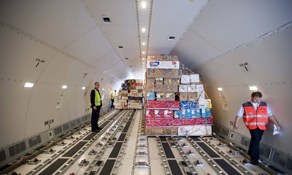 Will air cargo be able to balance its space for flowers this season?