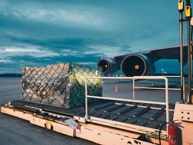 Worldwide cargo volume decreases by 1% in the last week