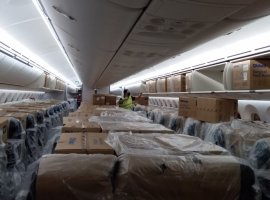 LATAM Airlines Group's Boeing 787-9, chartered by the Ministry of Infrastructure, landed at Guarulhos International Airport on May 6, carrying 2,200 boxes of three-layer surgical masks, totalling 4.4 million units.